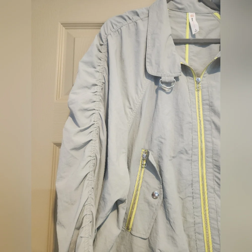 NWOT Daily Practice Anthropologie Windbreaker Size Medium - Picture 12 of 13